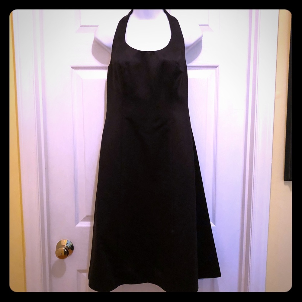 🥀Simple & Elegant Little black halter dress!